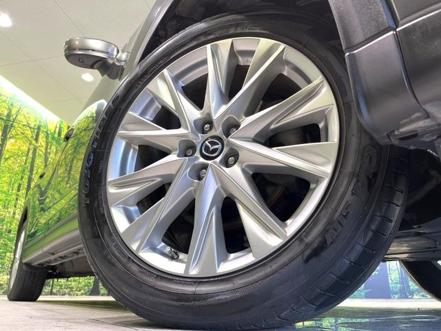 �y����19�C���`�A���~�z�C�[���z�O�ςɃ}�b�`���������A���~�z�C�[���𑕒����Ă���܂��B�e��ЊO�A���~�z�C�[����A�X�^�b�h���X�^�C�����戵�����Ă���܂��B���񂲑��k����������