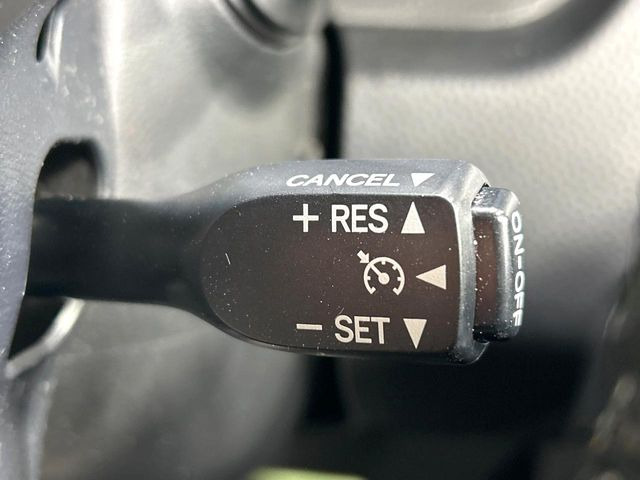 �y�N���[�Y�R���g���[���z�������H�����N���N���s�B�A�N�Z���𗣂��Ă���葬�x�ő��s���ł��A�������^�]���̕��S���y��!�����E�������ȒP�ȃX�C�b�`����Œ����ł��܂��B