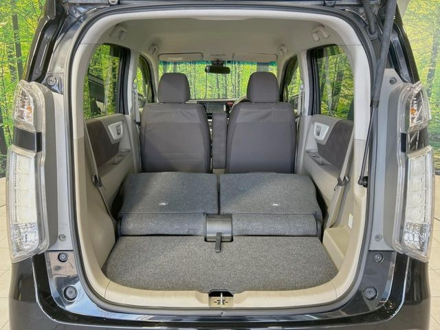 ���i�̂���������ʋ΁A���}���ɏ\���ȉ׎��X�y�[�X���m�ۂ��Ă���܂��B�Z�J���h�V�[�g��|���ƁA�傫�ȉו��̐ύڂ��\�ł���