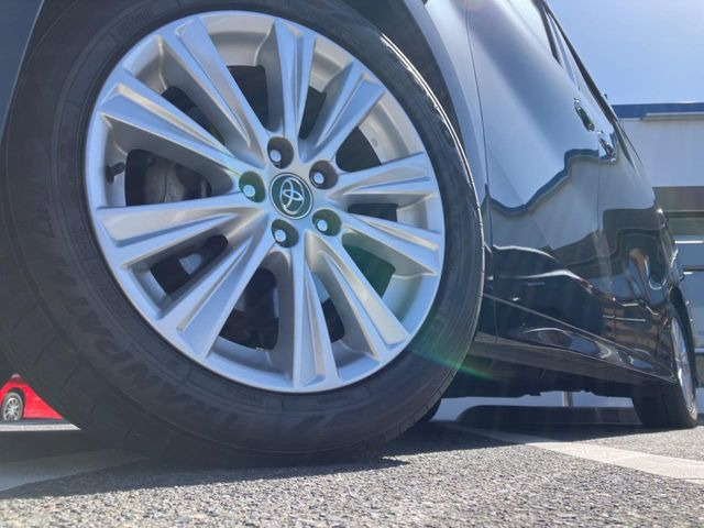 �y����17�C���`�A���~�z�C�[���z�O�ςɃ}�b�`���������A���~�z�C�[���𑕒����Ă���܂��B�e��ЊO�A���~�z�C�[����A�X�^�b�h���X�^�C�����戵�����Ă���܂��B���񂲑��k������