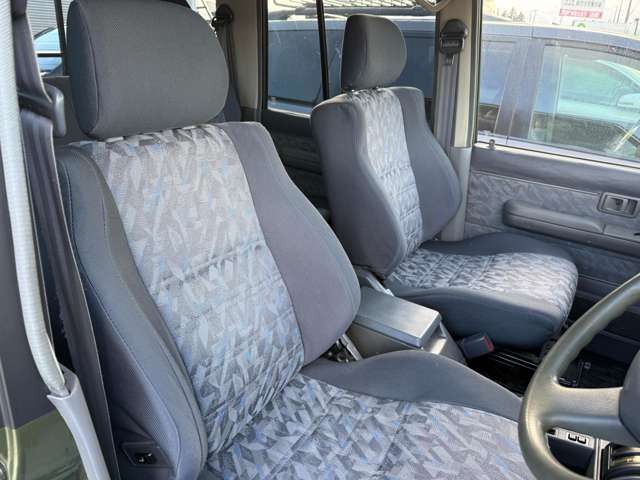 �V�[�g�͐G��S�n�A����S�n�Ƃ��ɏ㎿�Ȏd�オ��B�����ւ̒������h���C�u�ł����ɂ����A���K�ȃh���C�u���y���߂܂��B