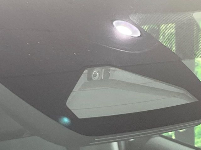 �y�g���^�Z�[�t�e�B�Z���X�z���s���ɑO���̎ԗ�����F�����A�Փ˂������Ȏ��͌x��ƃu���[�L�ŏՓˉ���Ɣ�Q�y�����A�V�X�g�B�����S�Ƀh���C�u�����y���݂��������܂��B