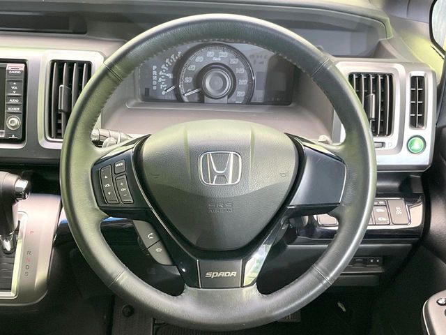 �y�����v�����X�e�A�����O�z�㎿�Ȋv���g�p���邱�ƂŁA��ɂ����������݂ƂĂ��^�]���₷���n���h���ł���