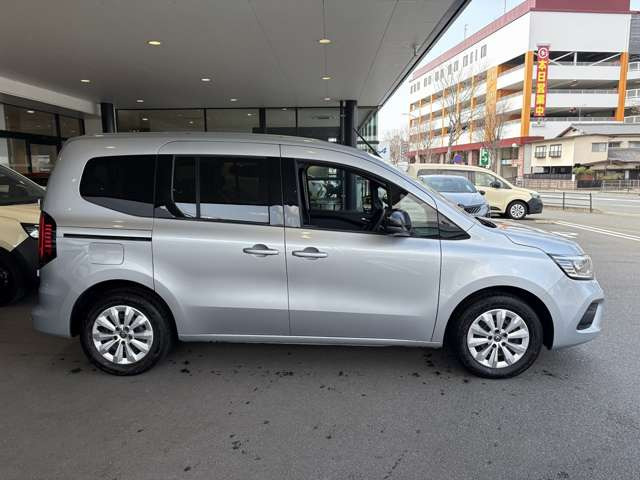 �X�}�[�g�t�H�����C�����X�`���[�W���[�A���Ԃ��x������t�����g/�T�C�h/�����Z���T�[&�C�[�W�[�p�[�L���O�A�V�X�g�Ȃǂ𓋍ځB