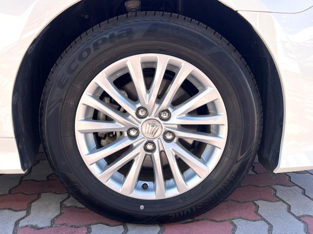 �y����16�C���`�A���~�z�C�[���z�O�ςɃ}�b�`���������A���~�z�C�[���𑕒����Ă���܂��B�e��ЊO�A���~�z�C�[����A�X�^�b�h���X�^�C�����戵�����Ă���܂��B���񂲑��k����������