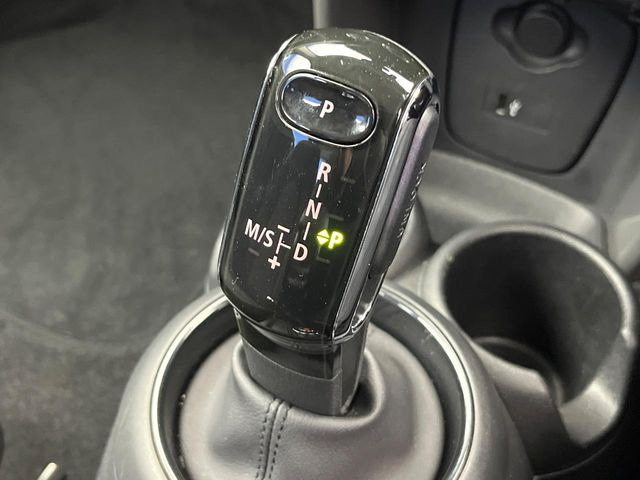 ��MT���[�h�t��AT:�ʏ�͎����ł����Ȃ���ϑ�(�M�A�`�F���W)���h���C�o�[�̑���ɂ���ĈӐ}�I�ɕς�����V�X�e���ł��B����w���i�̃h���C�u�����y���݂��������܂�!