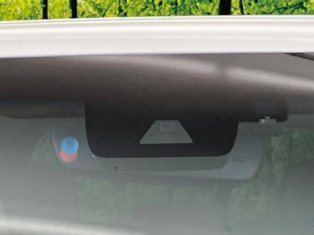 �y�g���^�Z�[�t�e�B�Z���X�z���s���ɑO���̎ԗ�����F�����A�Փ˂������Ȏ��͌x��ƃu���[�L�ŏՓˉ���Ɣ�Q�y�����A�V�X�g�B�����S�Ƀh���C�u�����y���݂��������܂��B