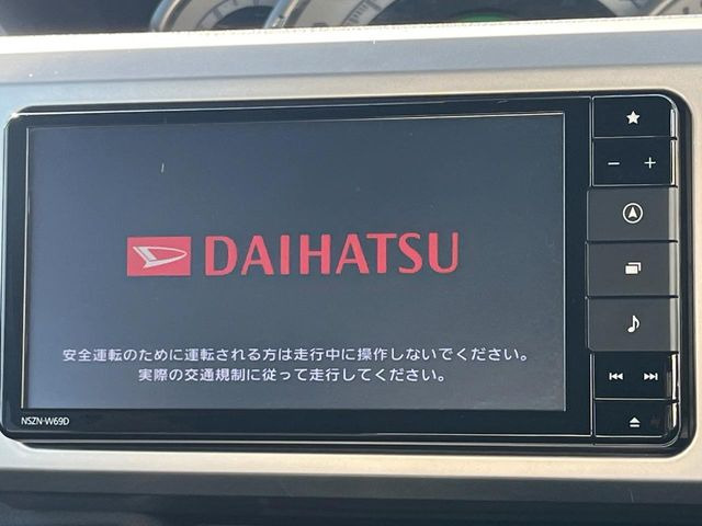 �y�����i�r�z�l�C�̏����i�r�𑕔����Ă���܂��B�i�r�̎g���₷���͂������A�I�[�f�B�I�@�\���[��!�L�����v�◷�s�͂������A�ʋ΂┃�����ȂǕ��i�̃h���C�u���y�����Ȃ�͂���