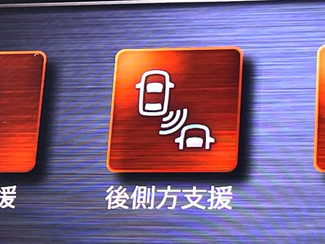 �y������p���m�z���s���A�h�A�~���[�̎��p�ɂȂ�₷���ӏ��Ɍ㑱�Ԃ��ڋ߂���ƃT�C�h�~���[�t�߂Ɍx����\���A�h���C�o�[�ɒ��ӊ��N�����Ă���܂��B