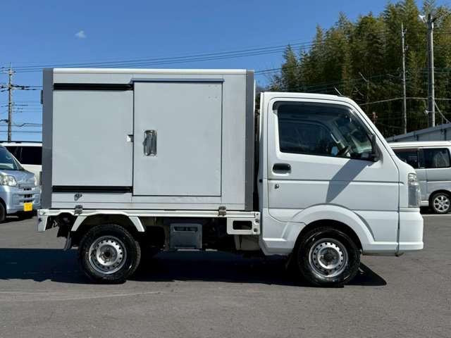 ���X�݌ɂ͊O���A�����N���[�j���O��ɓW�����A�����Ď��̏C�����̗L���A���[�^�[��������̗L������O�ҋ@�ւɂ�錟����S����{���Ă���܂��B�Ԍ��A�����A����h�������ЂőΉ��ł��܂��̂ł����S���������B