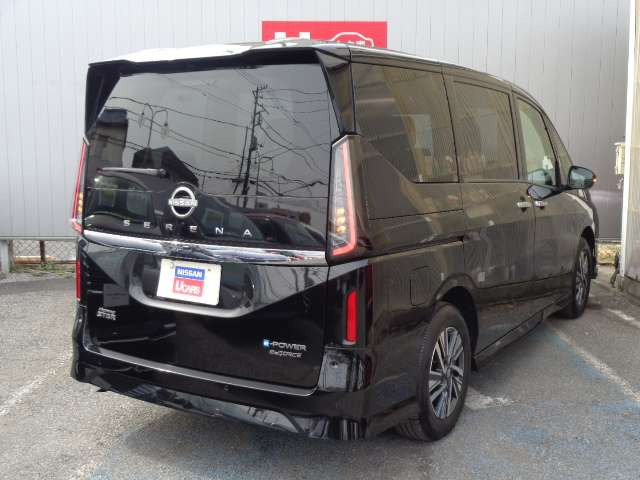 セレナ1.4 e-4ORCE ハイウェイスターV 4WD