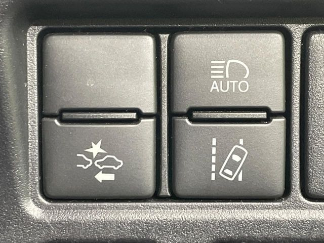 �y�v���N���b�V���Z�[�t�e�B�z�O���̎ԗ��������m���A�Փ˂������Ȏ��͌x��Œ��ӂ𑣂��A�u���[�L�𓥂ޗ͂��T�|�[�g�B�u���[�L�𓥂߂Ȃ������ꍇ�͏Փ˔�Q�y���u���[�L���쓮�A�Փˉ�����T�|�[�g���܂��B