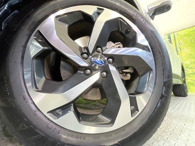 �y�����A���~�z�C�[���z�O�ςɃ}�b�`���������A���~�z�C�[���𑕒����Ă���܂��B�e��ЊO�A���~�z�C�[����A�X�^�b�h���X�^�C�����戵�����Ă���܂��B���񂲑��k����������