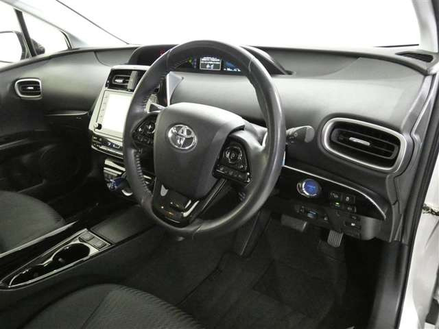 プリウスPHV1.8 A