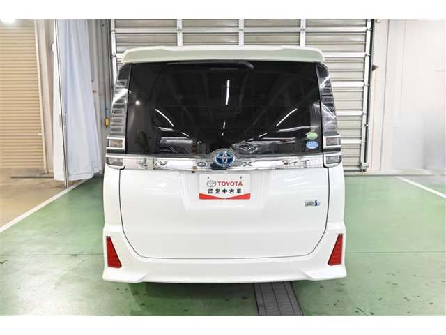 ヴォクシー1.8 ハイブリッド ZS 煌