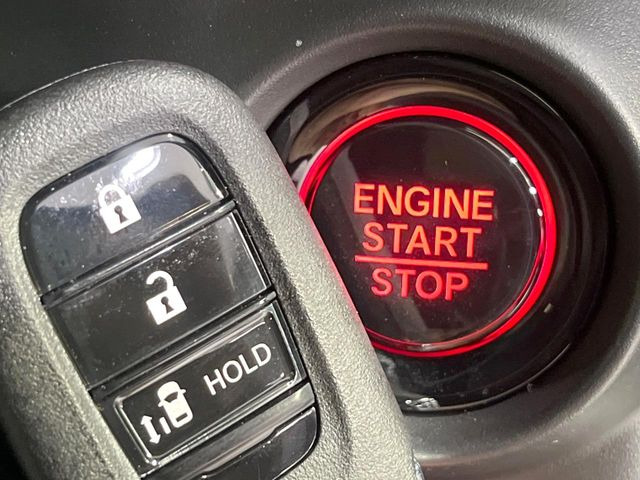 �yHonda�X�}�[�g�L�[�z�J�o����|�P�b�g�ɓ��ꂽ�܂܂ł��h�A�̎{���E�������\�ȃX�}�[�g�L�[�𑕔��B�G���W���̃I���E�I�t�����J�M�����o���K�v����������Ƃ��Ă��֗��ł���