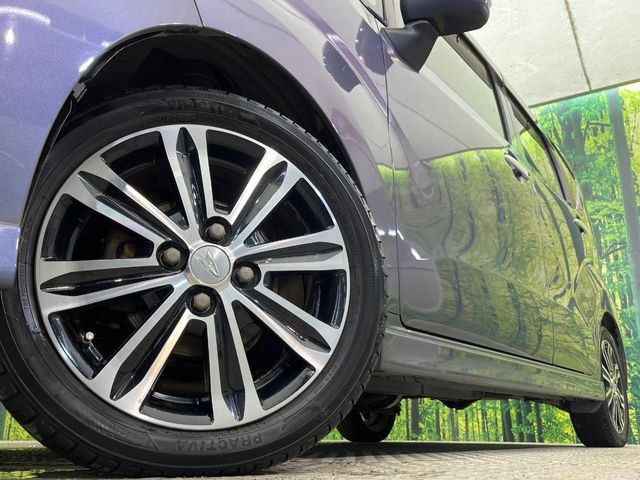 【純正15インチアルミホイール】外観にマッチした純正アルミホイールを装着しております。各種社外アルミホイールや、スタッドレスタイヤも取扱いしております。是非ご相談ください♪