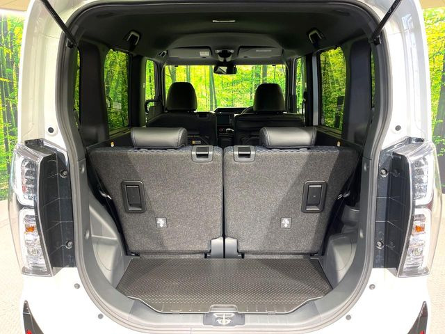 ���i�̂���������ʋ΁A���}���ɏ\���ȉ׎��X�y�[�X���m�ۂ��Ă���܂��B�Z�J���h�V�[�g��|���ƁA�傫�ȉו��̐ύڂ��\�ł���