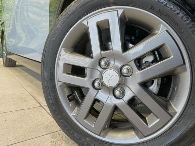 �y����15�C���`�A���~�z�C�[���z�O�ςɃ}�b�`���������A���~�z�C�[���𑕒����Ă���܂��B�e��ЊO�A���~�z�C�[����A�X�^�b�h���X�^�C�����戵�����Ă���܂��B���񂲑��k����������