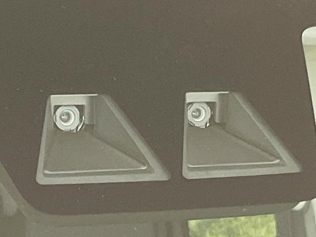 �y�X�}�[�g�A�V�X�g�z���s���ɑO���̎ԗ�����F�����A�Փ˂������Ȏ��͌x��ƃu���[�L�ŏՓˉ���Ɣ�Q�y�����A�V�X�g�B�����S�Ƀh���C�u�����y���݂��������܂��B