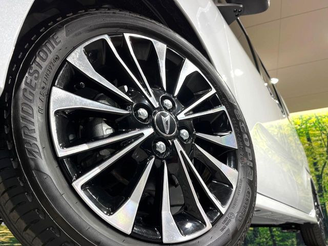 �y����15�C���`�A���~�z�C�[���z�O�ςɃ}�b�`���������A���~�z�C�[���𑕒����Ă���܂��B�e��ЊO�A���~�z�C�[����A�X�^�b�h���X�^�C�����戵�����Ă���܂��B���񂲑��k����������