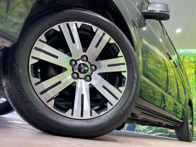 �y����18�C���`�A���~�z�C�[���z�O�ςɃ}�b�`���������A���~�z�C�[���𑕒����Ă���܂��B�e��ЊO�A���~�z�C�[����A�X�^�b�h���X�^�C�����戵�����Ă���܂��B���񂲑��k����������