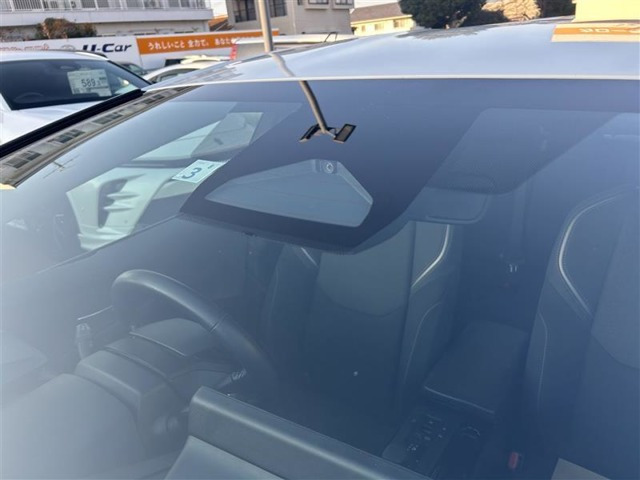 プリウス2.0 G E-Four 4WD