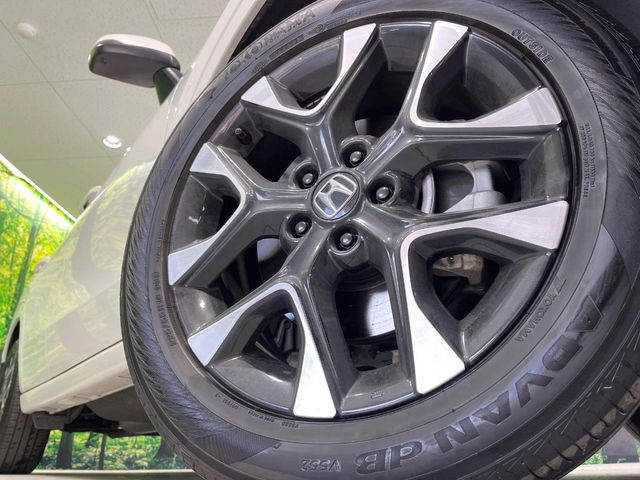 �y����18�C���`�A���~�z�C�[���z�O�ςɃ}�b�`���������A���~�z�C�[���𑕒����Ă���܂��B�e��ЊO�A���~�z�C�[����A�X�^�b�h���X�^�C�����戵�����Ă���܂��B���񂲑��k����������