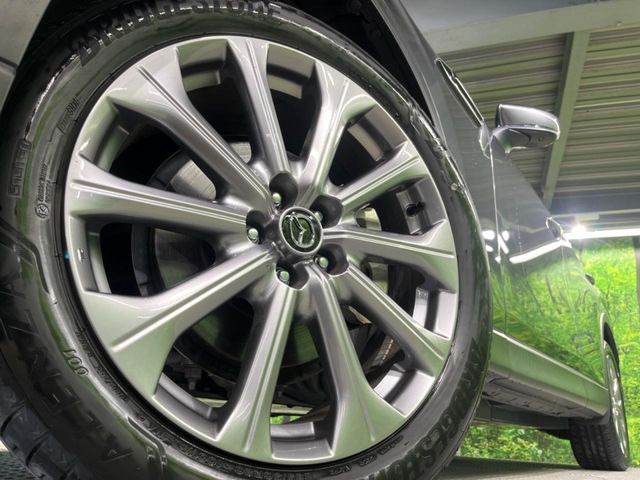 �y����20�C���`�A���~�z�C�[���z�O�ςɃ}�b�`���������A���~�z�C�[���𑕒����Ă���܂��B�e��ЊO�A���~�z�C�[����A�X�^�b�h���X�^�C�����戵�����Ă���܂��B���񂲑��k����������