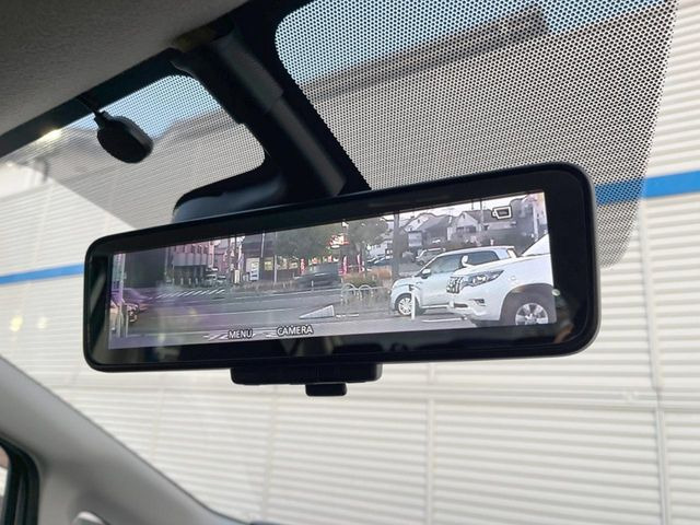 �y�X�}�[�g���[���~���[�z��Ȃ̑傫�ȉו��⓯��҂Ō�����m�F���Â炢���ł����S!�J�������B�e�����ԗ�����̉f�������[���~���[���ɕ\���B�N���A�Ȏ��E�ŏ󋵂̊m�F���\�ł�!