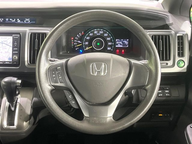 �y�X�e�A�����O�X�C�b�`�z�^�]���A�O������ڐ������炷���ƂȂ��A�I�[�f�B�I���̑��삪�\�ȕ֗��@�\!���S&���K�ȃh���C�u�����o���Ă���܂���