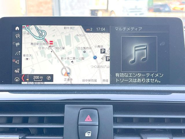 ��BMW�����i�r:��̊��̂���i�r�́A����������ԓ������o���Ă���܂��BBluetooth�Đ��ȂǃI�[�f�B�I�@�\���[�����Ă���܂��̂ŁA�^�]�����y���߂܂���