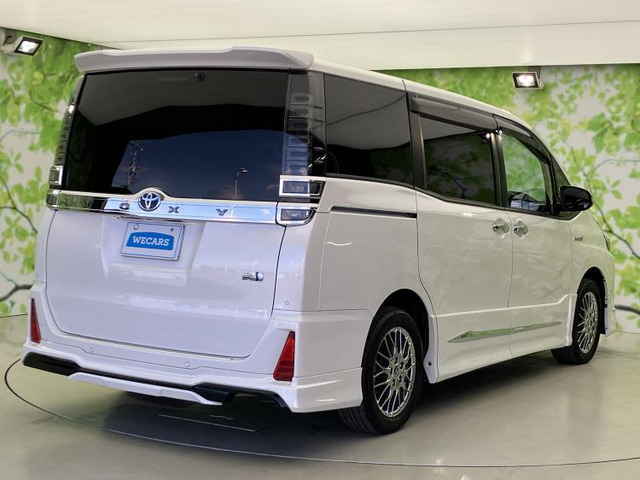 ヴォクシー1.8 ハイブリッド ZS 煌II