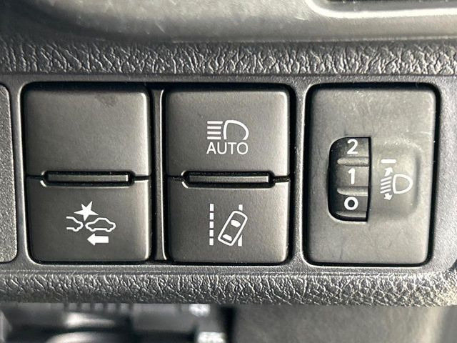 �y�v���N���b�V���Z�[�t�e�B�z�O���̎ԗ��������m���A�Փ˂������Ȏ��͌x��Œ��ӂ𑣂��A�u���[�L�𓥂ޗ͂��T�|�[�g�B�u���[�L�𓥂߂Ȃ������ꍇ�͏Փ˔�Q�y���u���[�L���쓮�A�Փˉ�����T�|�[�g���܂��B