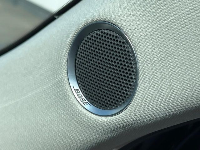 �yBOSE�T�E���h�V�X�e���z���[�J�[�I�v�V�����̍��i�ʃT�E���h�V�X�e���𓋍ځB��p�̃`���[�j���O���{���ꂽ�召�l�X�ȃX�s�[�J�[����ǎ��ȃT�E���h���t�ł��A�Տꊴ���ӂ�鉹����Ԃ����o���܂��B