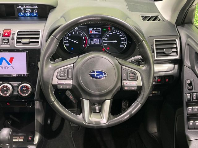 �y�����v�����X�e�A�����O�z�㎿�Ȋv���g�p���邱�ƂŁA��ɂ����������݂ƂĂ��^�]���₷���n���h���ł���