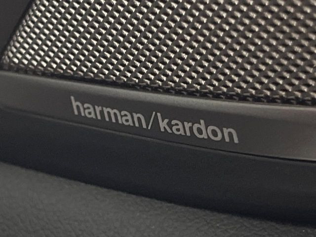 ��harman/kardon�T�E���h�V�X�e��:�I�[�f�B�I��僁�[�J�[����|����v���~�A���X�s�[�J�[�𑕔��B�����̃X�s�[�J�[����A���̗������܂ŕ����鍂�i���ȉ��y�����y���݂��������܂��B