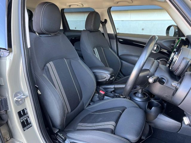 ���V�[�g�̎g�p��:�j��E�ւ�������Ȃ��A�����̒ʂ肫�ꂢ�ȏ�Ԃ��ێ����Ă���܂��B�܂��A�����N���[�j���O�E�R�[�e�B���O�����p�����������܂��B