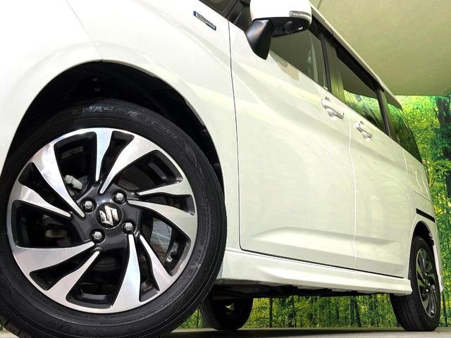 �y����15�C���`�A���~�z�C�[���z�O�ςɃ}�b�`���������A���~�z�C�[���𑕒����Ă���܂��B�e��ЊO�A���~�z�C�[����A�X�^�b�h���X�^�C�����戵�����Ă���܂��B���񂲑��k����������