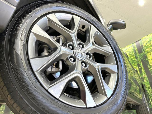 �y����18�C���`�A���~�z�C�[���z�O�ςɃ}�b�`���������A���~�z�C�[���𑕒����Ă���܂��B�e��ЊO�A���~�z�C�[����A�X�^�b�h���X�^�C�����戵�����Ă���܂��B���񂲑��k����������