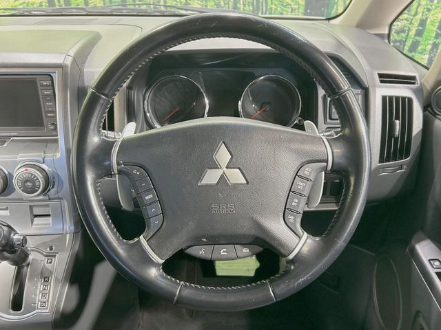 【ステアリングスイッチ】運転中、前方から目線をそらすことなく、オーディオ等の操作が可能な便利機能!安心&快適なドライブを演出してくれます♪