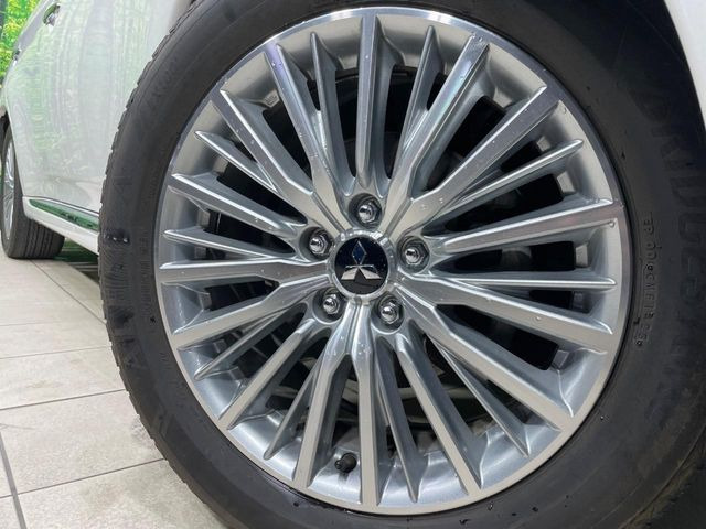 �y����18�C���`�A���~�z�C�[���z�O�ςɃ}�b�`���������A���~�z�C�[���𑕒����Ă���܂��B�e��ЊO�A���~�z�C�[����A�X�^�b�h���X�^�C�����戵�����Ă���܂��B���񂲑��k����������