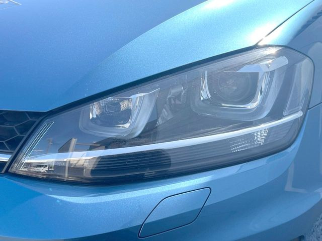 ●HIDヘッドライト:明るく前方を照らしてくれるので、悪天候や夜間の走行時も視界良好で安心してお乗りいただけます。●HIDヘッドライト:明るく前方を照らしてくれるので、悪天候や夜間の走行時も視界良好で