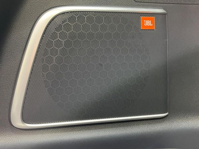 �yJBL�T�E���h�V�X�e���z���[�J�[�I�v�V�����̍��i�ʃT�E���h�V�X�e���𓋍ځB��p�̃`���[�j���O���{���ꂽ�召�l�X�ȃX�s�[�J�[����ǎ��ȃT�E���h���t�ł��A�Տꊴ���ӂ�鉹����Ԃ����o���܂��B