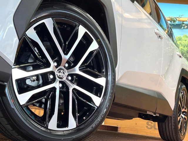 �y����20�C���`�A���~�z�C�[���z�O�ςɃ}�b�`���������A���~�z�C�[���𑕒����Ă���܂��B�e��ЊO�A���~�z�C�[����A�X�^�b�h���X�^�C�����戵�����Ă���܂��B���񂲑��k����������