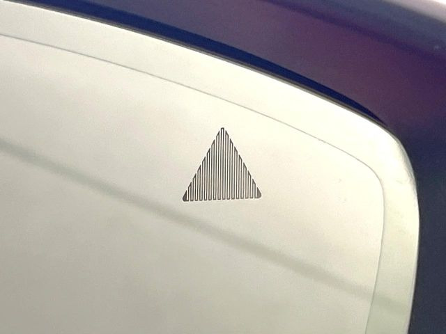 �y�u���C���h�X�|�b�g���j�^�����O�z���s���A�h�A�~���[�̎��p�ɂȂ�₷���ӏ��Ɍ㑱�Ԃ��ڋ߂���ƃT�C�h�~���[�t�߂Ɍx����\���A�h���C�o�[�ɒ��ӊ��N�����Ă���܂��B