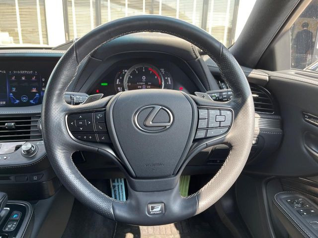 �y�����v�����X�e�A�����O�z�㎿�Ȋv���g�p���邱�ƂŁA��ɂ����������݂ƂĂ��^�]���₷���n���h���ł���