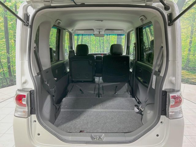 ���i�̂���������ʋ΁A���}���ɏ\���ȉ׎��X�y�[�X���m�ۂ��Ă���܂��B�Z�J���h�V�[�g��|���ƁA�傫�ȉו��̐ύڂ��\�ł���