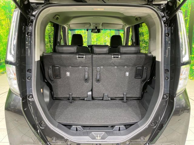 ���i�̂���������ʋ΁A���}���ɏ\���ȉ׎��X�y�[�X���m�ۂ��Ă���܂��B�Z�J���h�V�[�g��|���ƁA�傫�ȉו��̐ύڂ��\�ł���