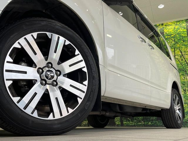 �y����18�C���`�A���~�z�C�[���z�O�ςɃ}�b�`���������A���~�z�C�[���𑕒����Ă���܂��B�e��ЊO�A���~�z�C�[����A�X�^�b�h���X�^�C�����戵�����Ă���܂��B���񂲑��k����������